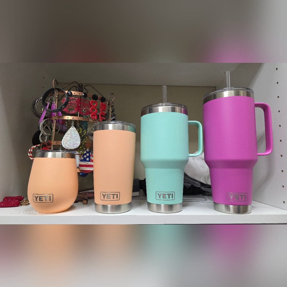 Yeti 42oz Straw Mug In WILDFLOWER FUSCIA Like New